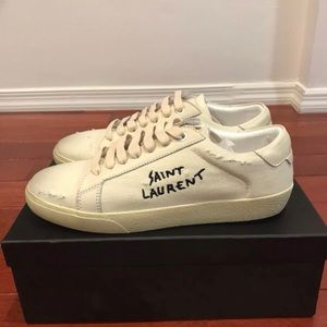 Saint Laurent Court Distress